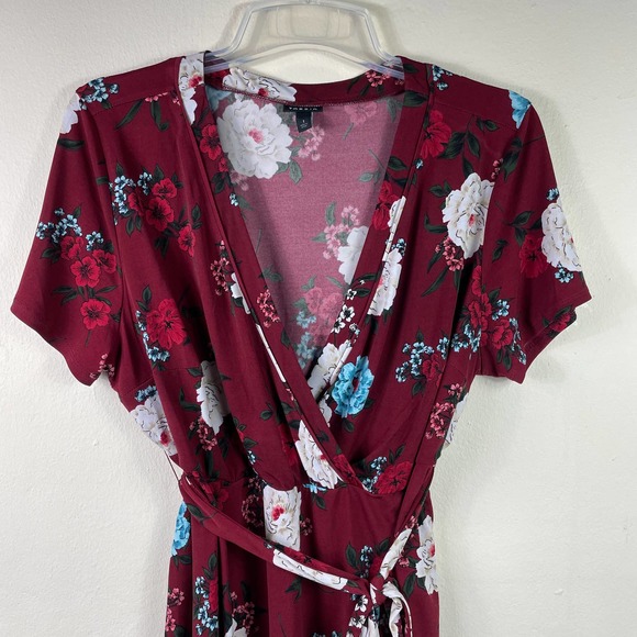 Torrid Stretch Knit Jersey Floral Crossover top Size 1 - Picture 2 of 9